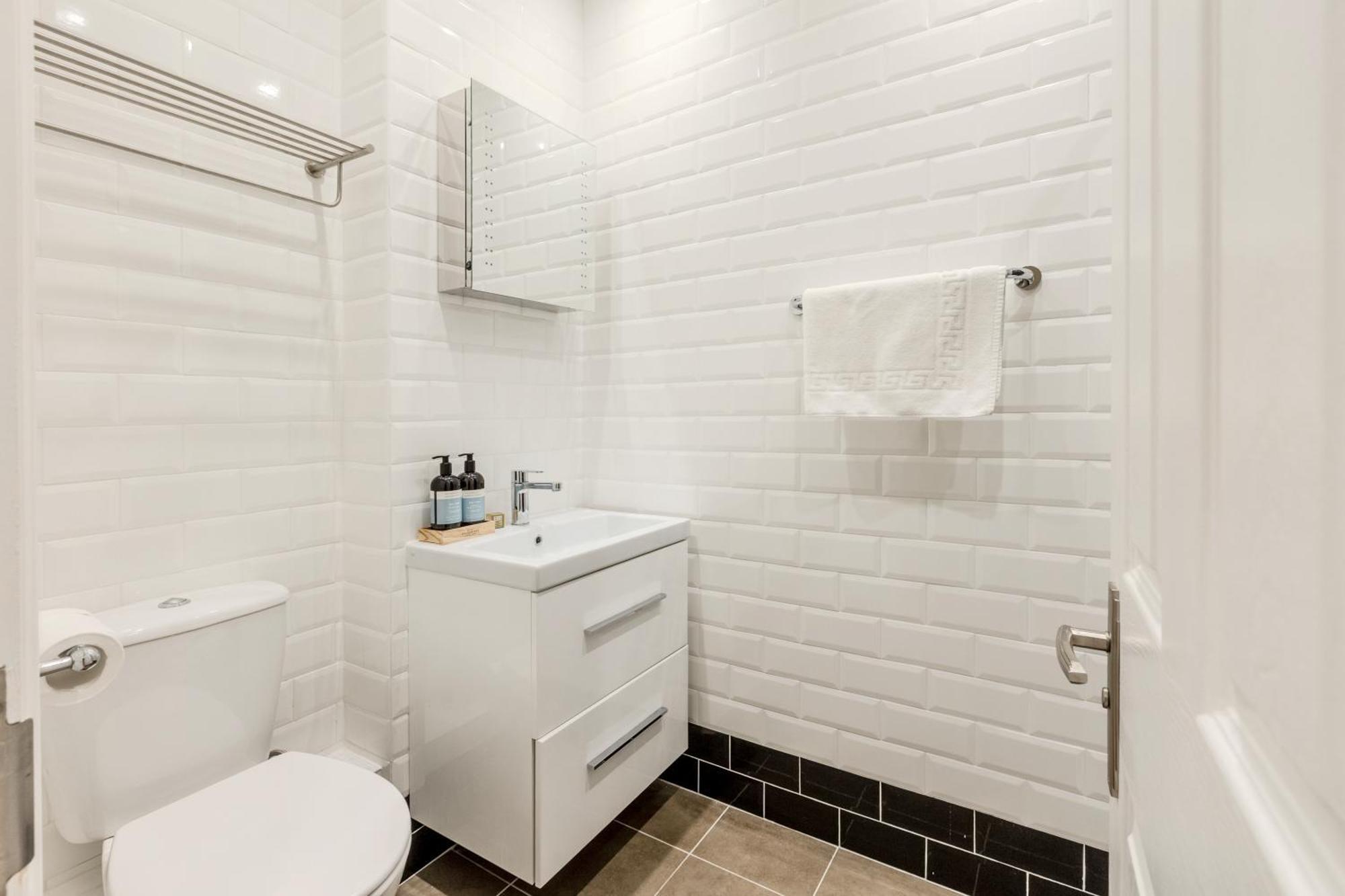 Stylish With Patio In Clapham, 14 Min Tube Appartamento