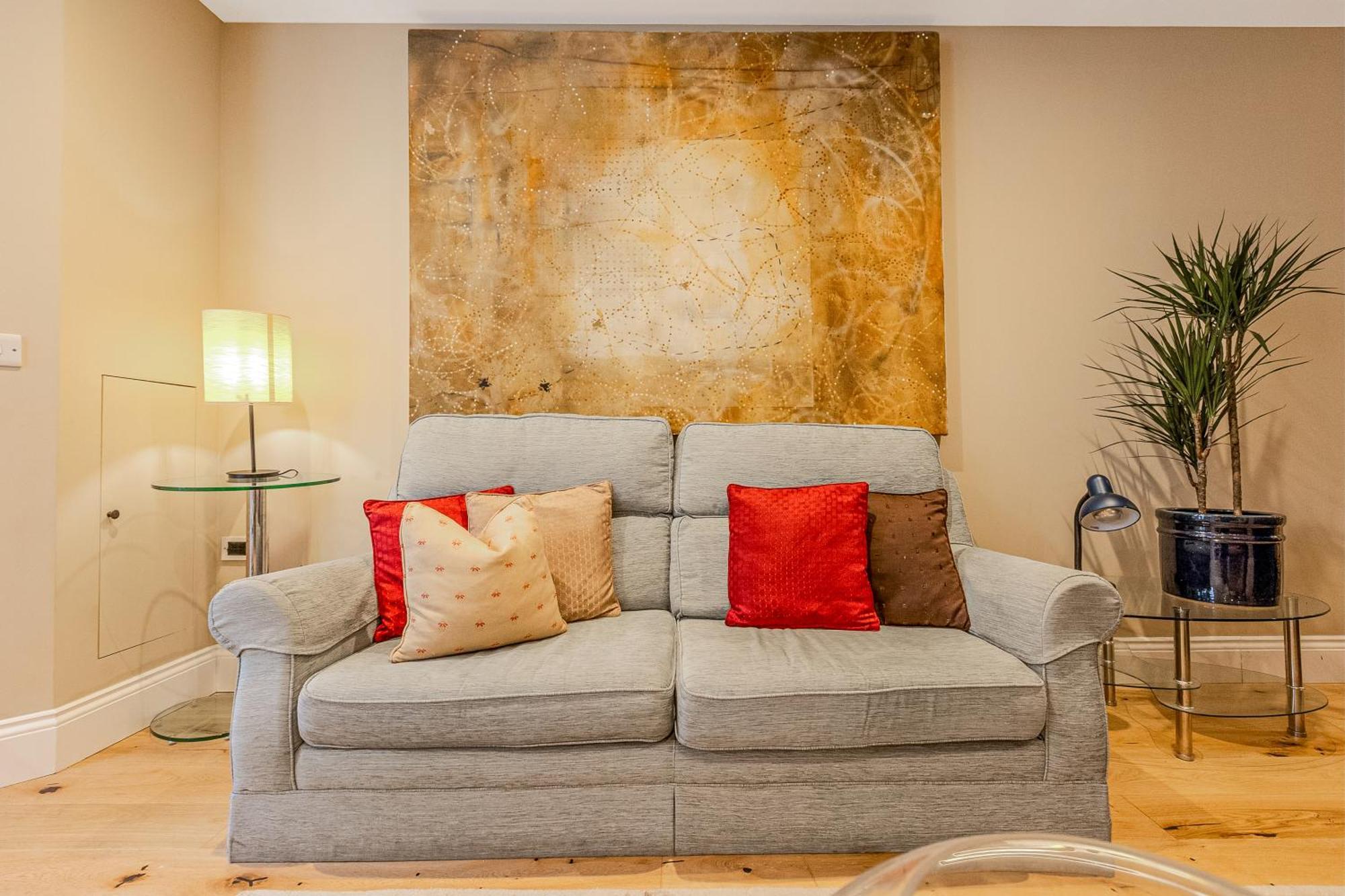 Stylish With Patio In Clapham, 14 Min Tube * Londra