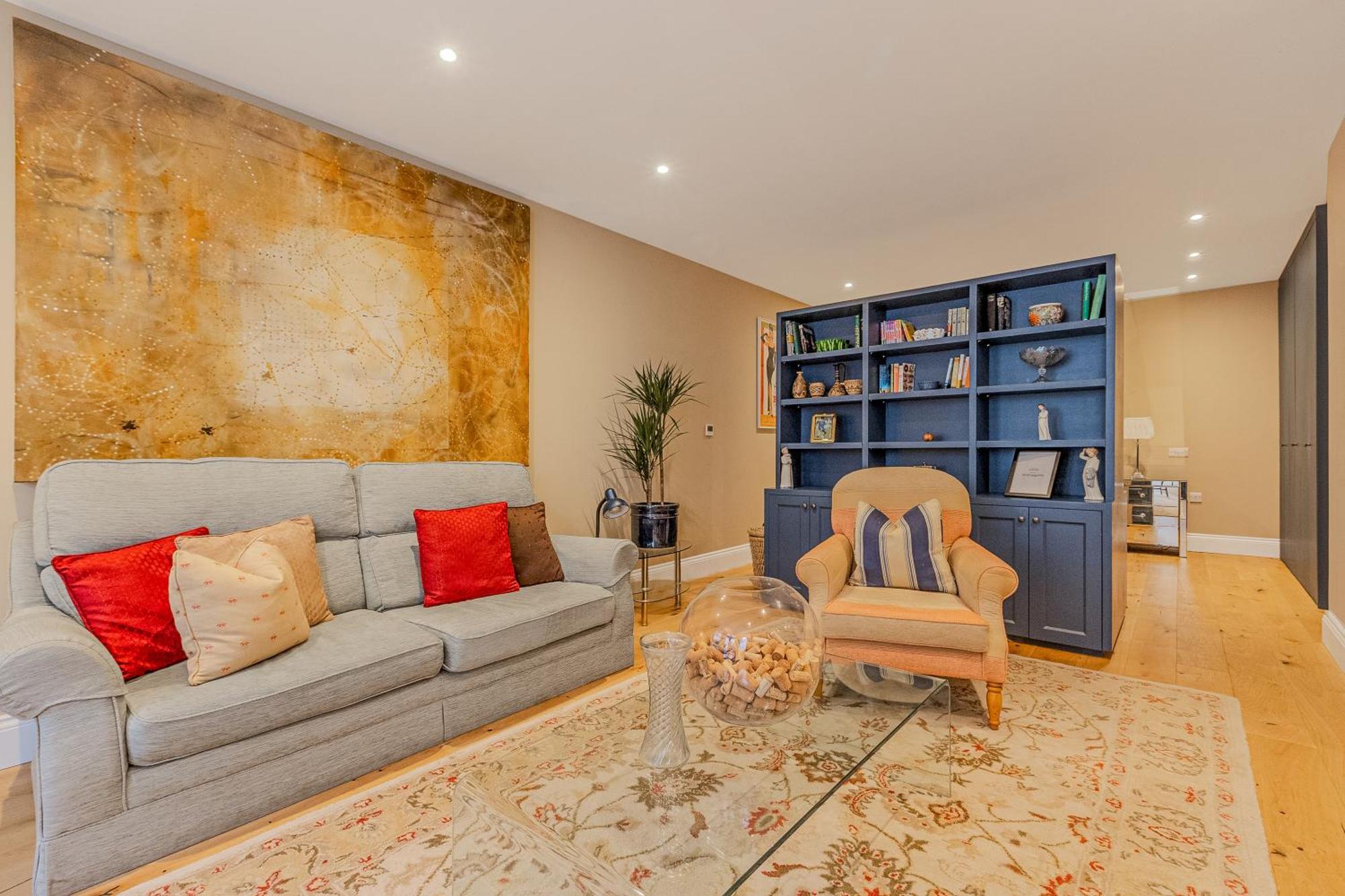 Stylish With Patio In Clapham, 14 Min Tube *